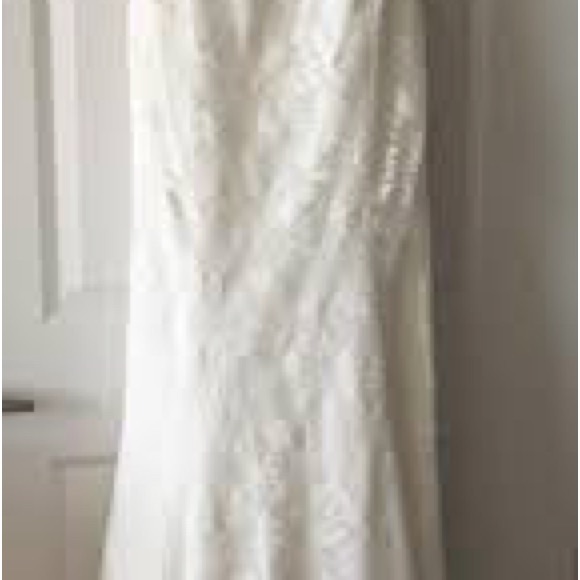 Nicole Miller Lace Strapless Mermaid style Gown - Picture 4 of 5